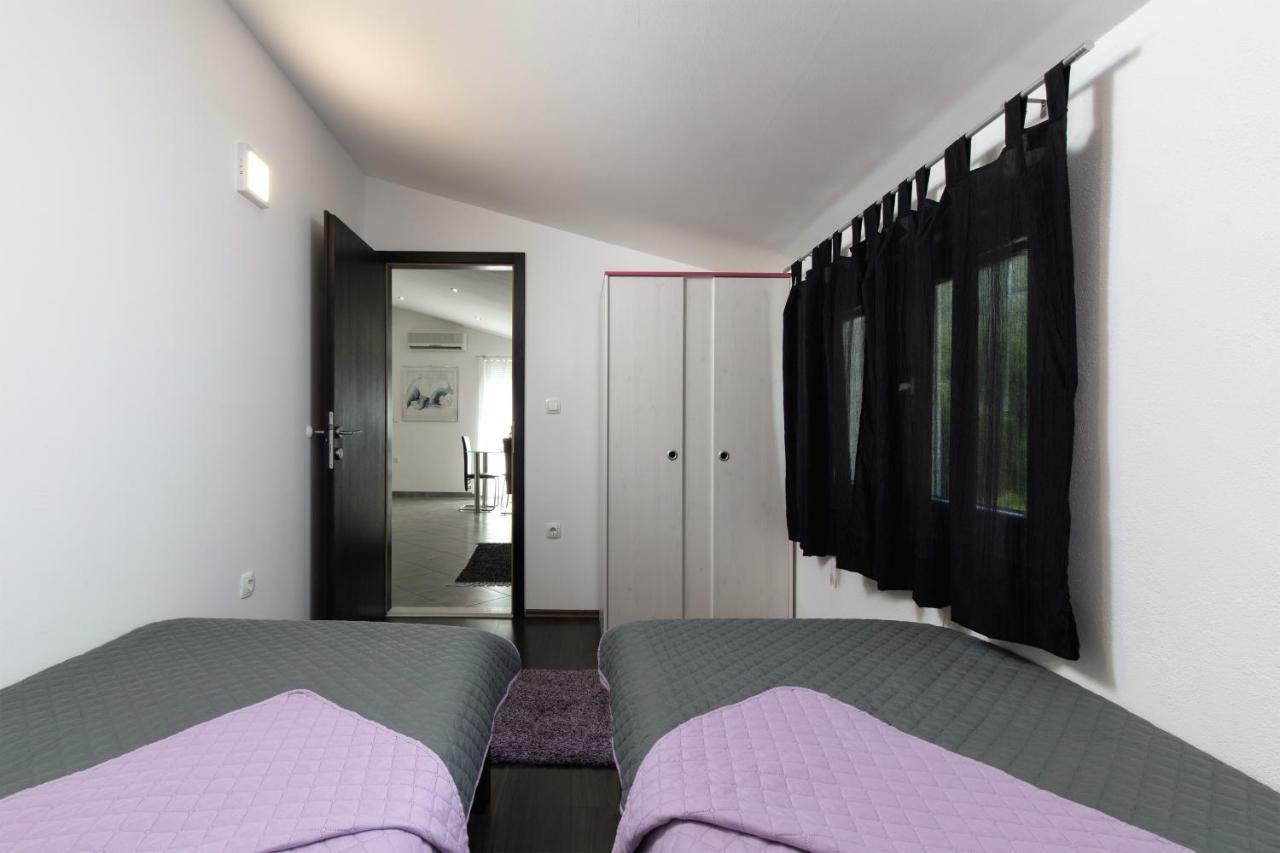 Apartments Bubalo Омиш Экстерьер фото