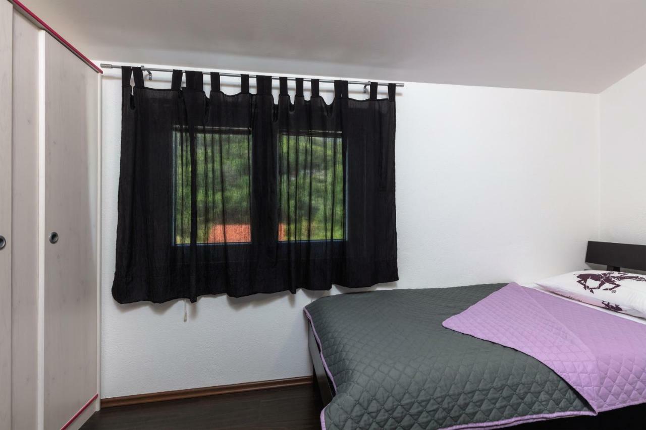 Apartments Bubalo Омиш Экстерьер фото