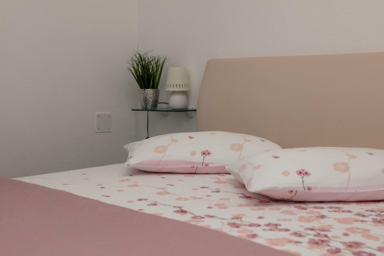 Apartments Bubalo Омиш Экстерьер фото