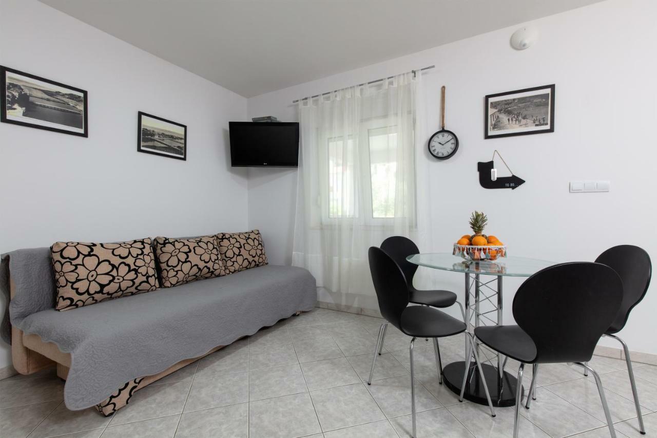 Apartments Bubalo Омиш Экстерьер фото