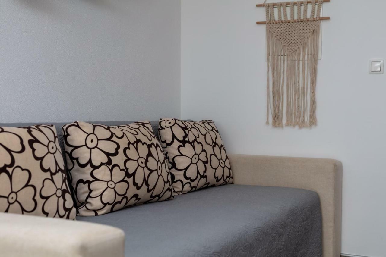 Apartments Bubalo Омиш Экстерьер фото