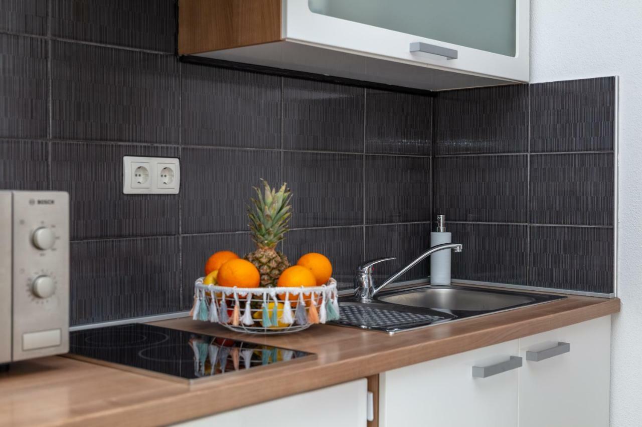 Apartments Bubalo Омиш Экстерьер фото