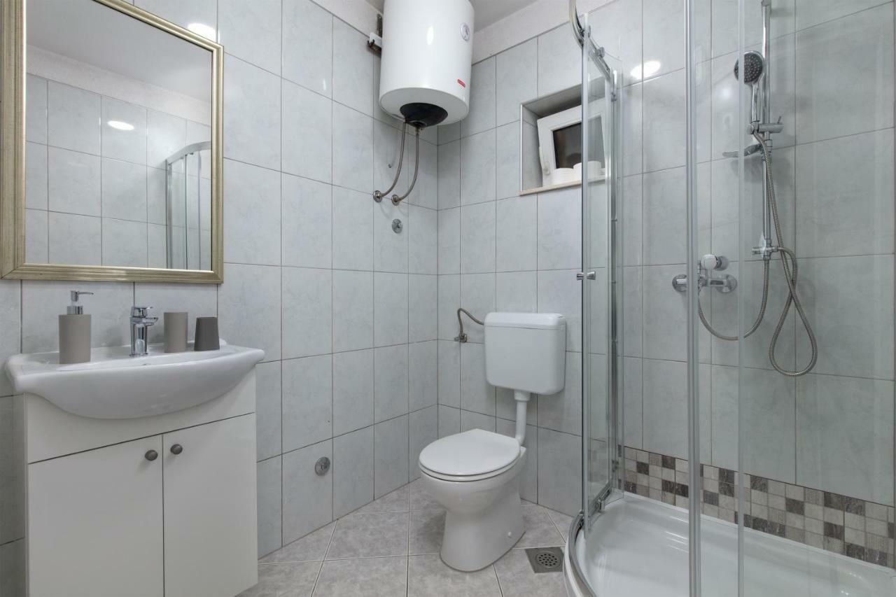 Apartments Bubalo Омиш Экстерьер фото
