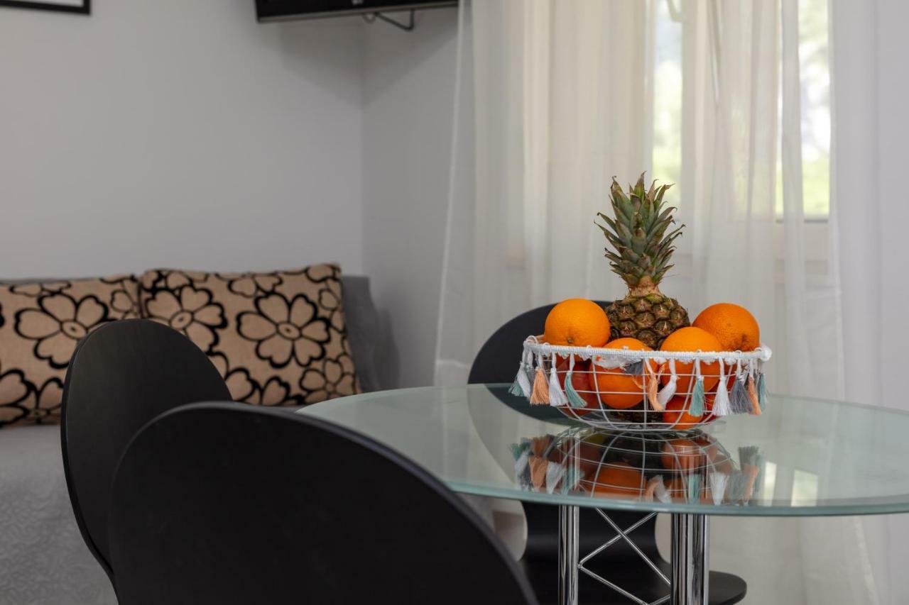 Apartments Bubalo Омиш Экстерьер фото