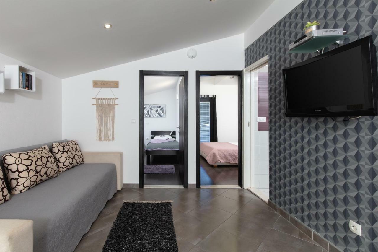 Apartments Bubalo Омиш Экстерьер фото